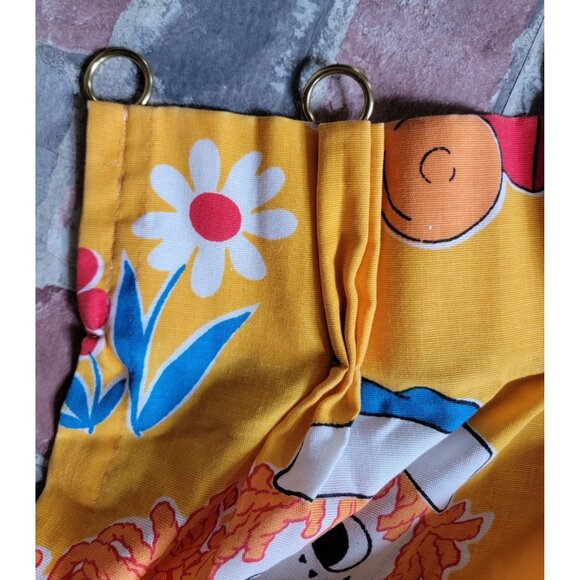 Raggedy Ann and Andy Bobbs Merrill 1977 Curtain and Valance and Flat Sheet Set - Picture 3 of 7